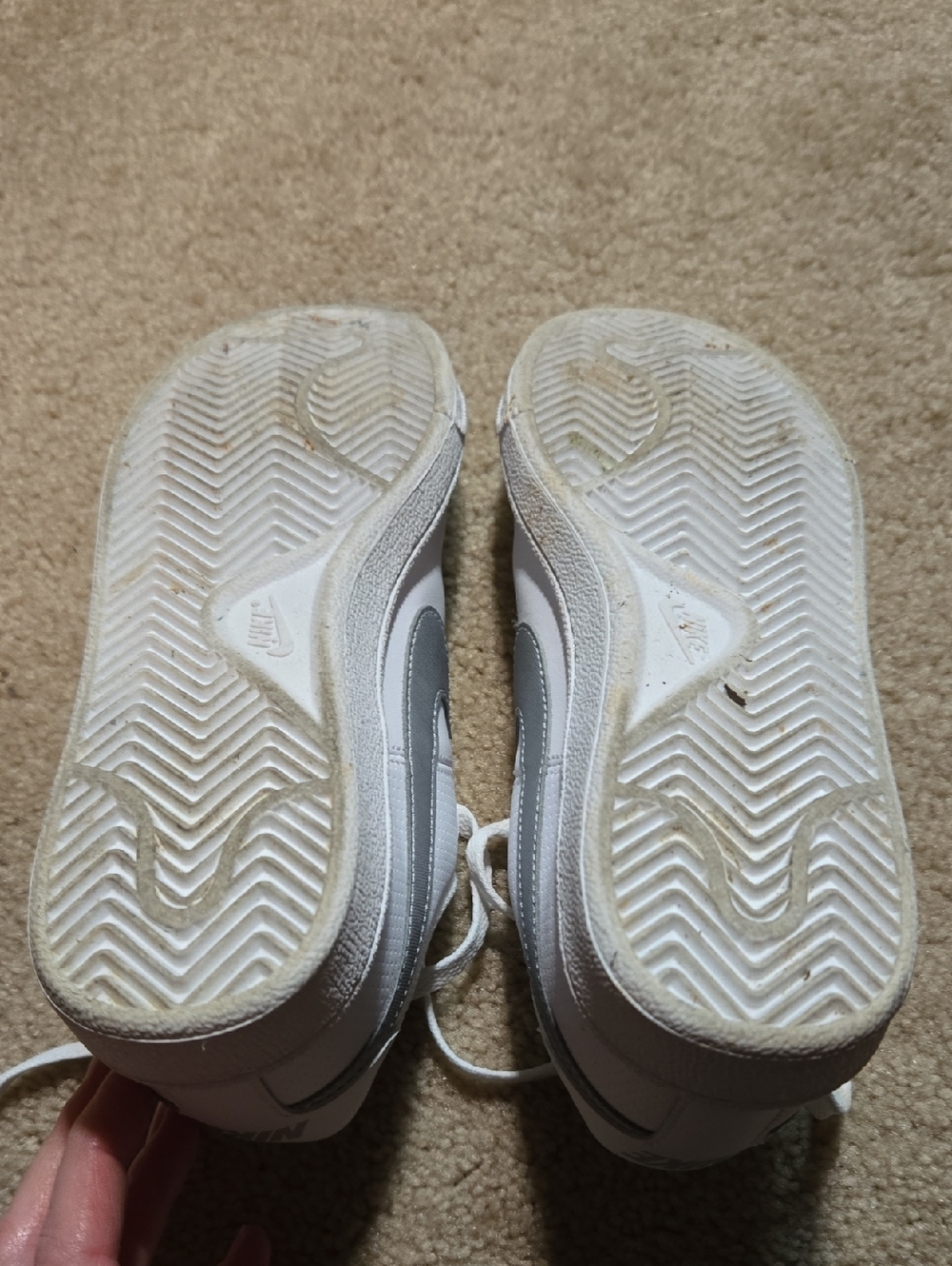 Nike All-White Low-Top Leather Sneakers - Picture 5 of 5